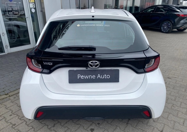 Toyota Yaris cena 67500 przebieg: 88613, rok produkcji 2022 z Szczuczyn małe 232